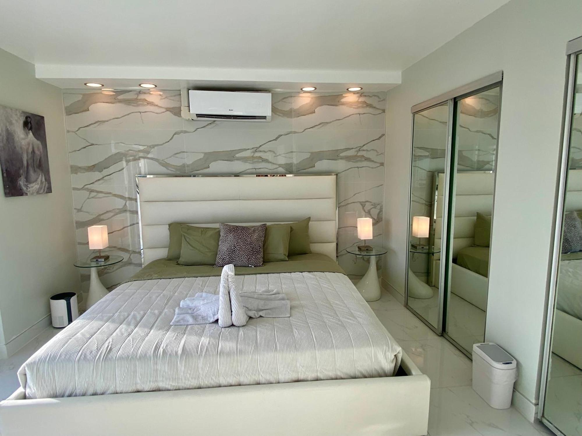 Luxurious Remodeled Direct Waterfront Apartment With Miami Skyline View And Outdoor Terrace Free Parking 5Min Drive To מיאמי ביץ' מראה חיצוני תמונה