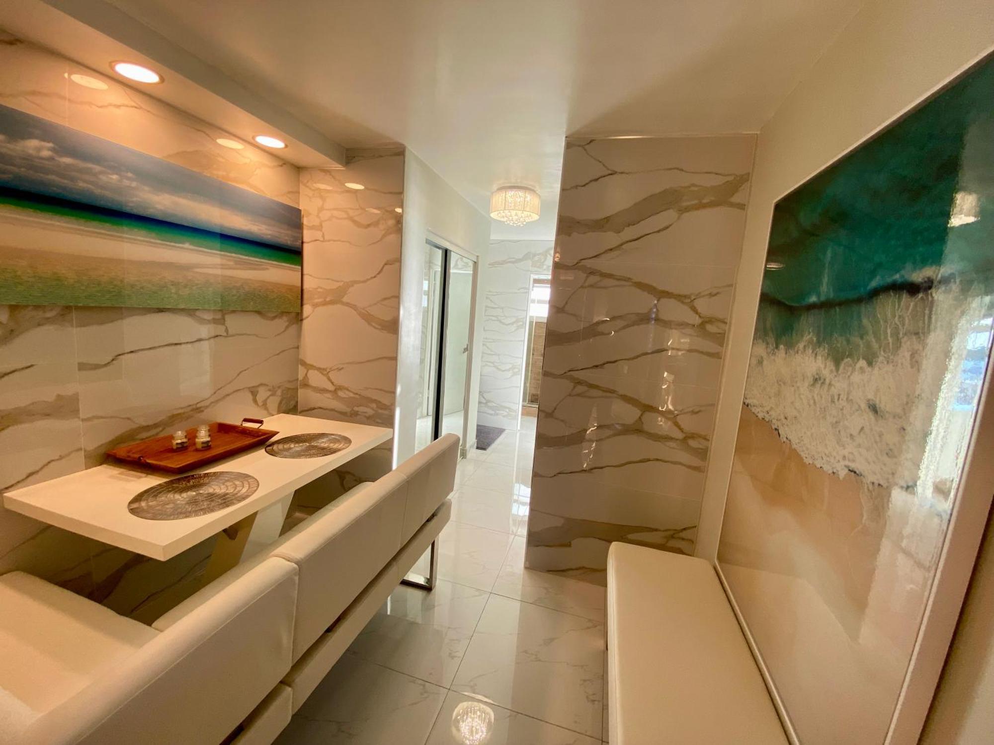 Luxurious Remodeled Direct Waterfront Apartment With Miami Skyline View And Outdoor Terrace Free Parking 5Min Drive To מיאמי ביץ' מראה חיצוני תמונה