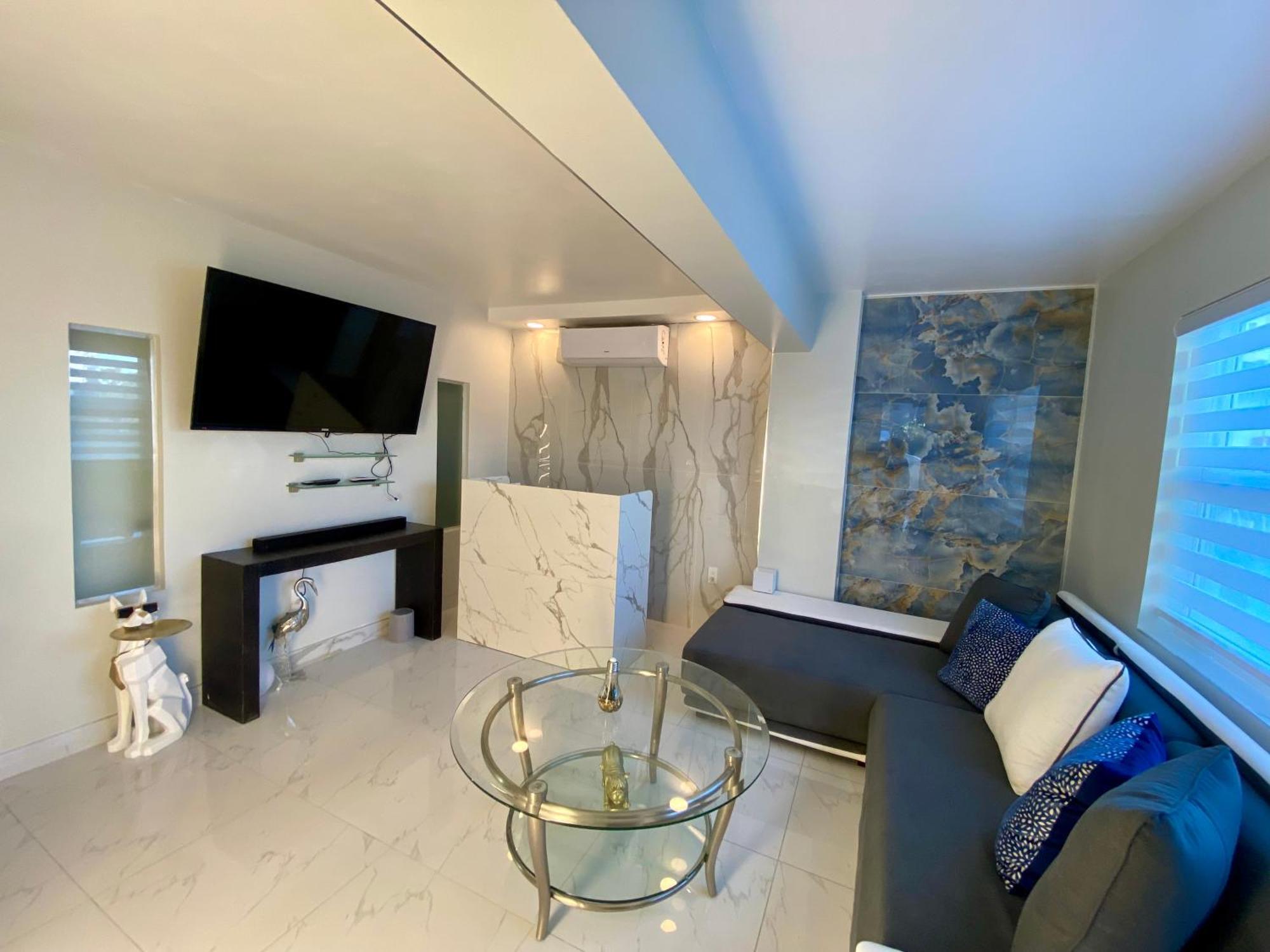 Luxurious Remodeled Direct Waterfront Apartment With Miami Skyline View And Outdoor Terrace Free Parking 5Min Drive To מיאמי ביץ' מראה חיצוני תמונה
