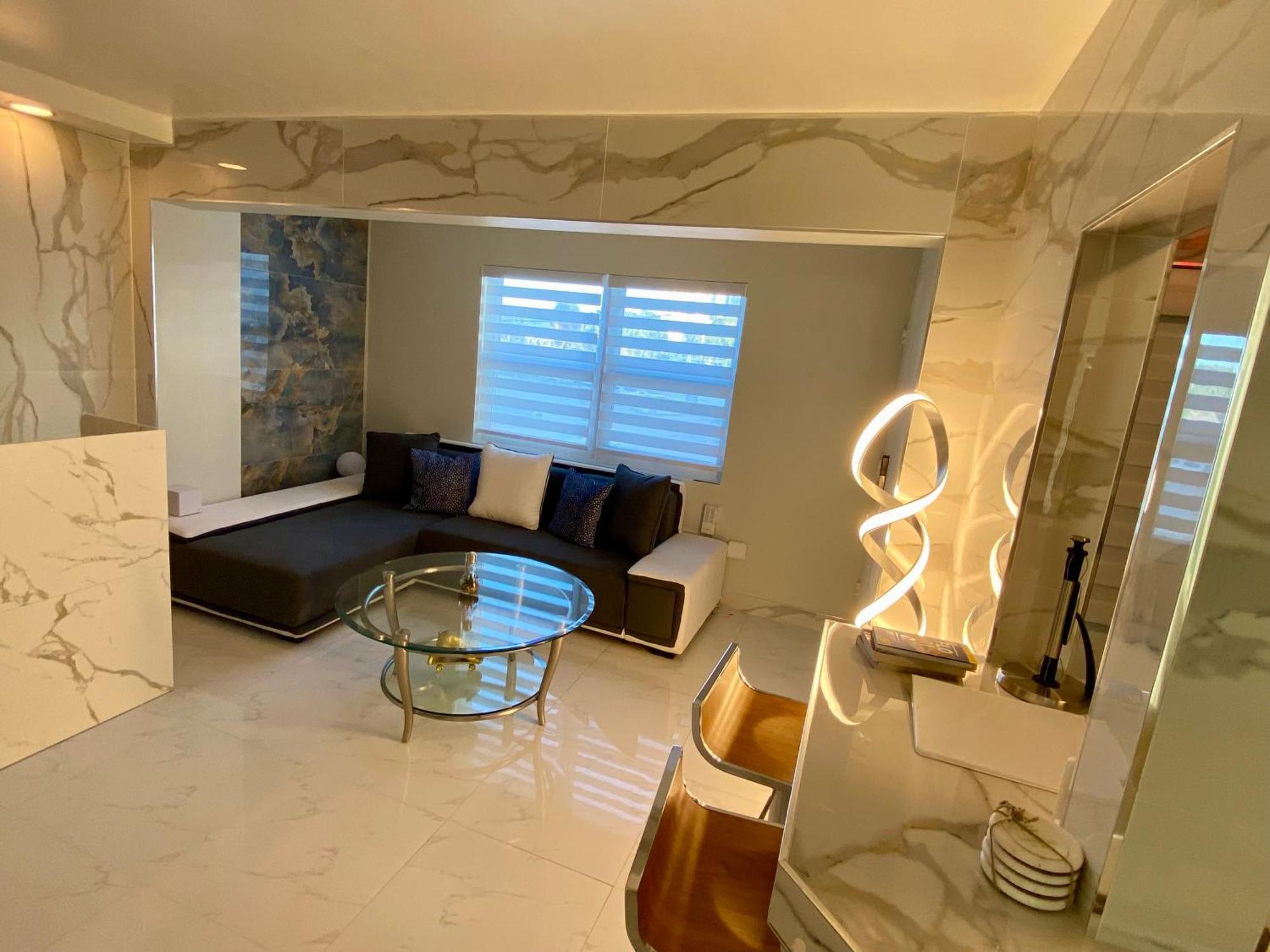 Luxurious Remodeled Direct Waterfront Apartment With Miami Skyline View And Outdoor Terrace Free Parking 5Min Drive To מיאמי ביץ' מראה חיצוני תמונה
